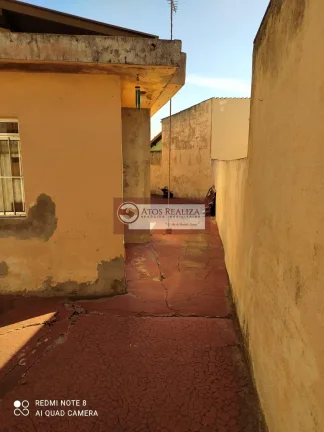 Imagem Exclusivo: Oportunidade Rara a venda no centro da Cidade Dutra. Vendo casa térreo no coração da cidade Dutra, São 320m² de tereno, 170m² de construção, necessita reforma, imóvel para investir, São 4 Dormitórios, 2 salas, 2 banheiros, despensa, quintal amp