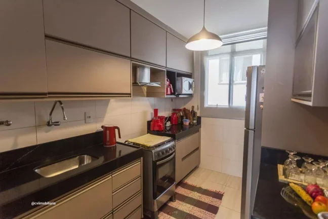 Imagem Localizado no bairro Fernão Dias, este apartamento oferece uma excelente oportunidade para quem bus...