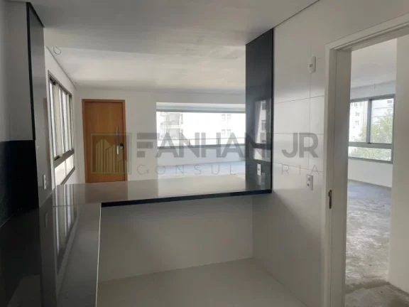 Imagem Apartamento de alto padrão no coração de São Paulo: 3 quartos, 3 suítes, 3 salas, 5 banheiros, 3 vagas, 187 m² no Jardim Paulista.