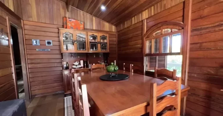 Imagem Casa à venda, 230 m² por R$ 1.005.000,00 - Capivari - Campos do Jordão/SP