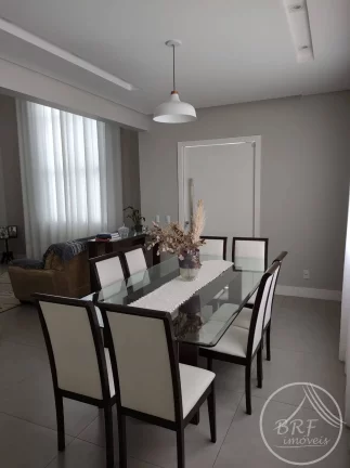 Imagem Vendo casa semi nova em Estreito Florianópolis SC, três suítes, lavabo.