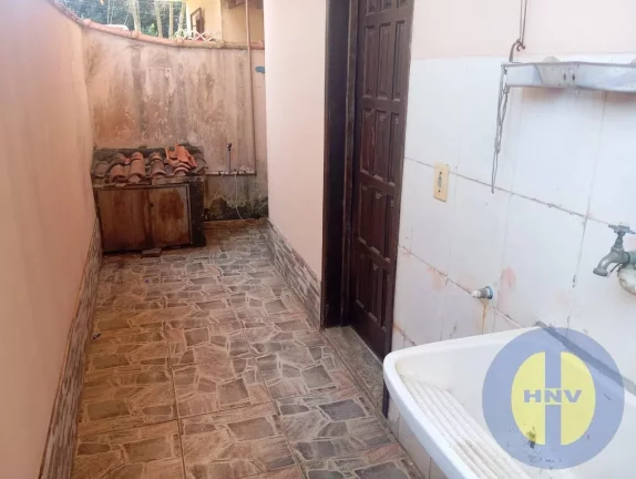 Imagem VENDO DUPLEX DE 2 QUARTOS EM CONDOMINO FECHADO