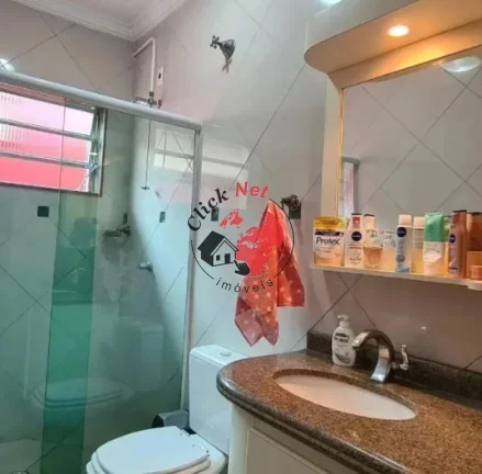 Imagem Casa térrea à venda localizada no bairro Pauliceia, São Bernardo do Campo com 3 dormitórios, sendo 1 suíte, 3 vagas, 257 m².