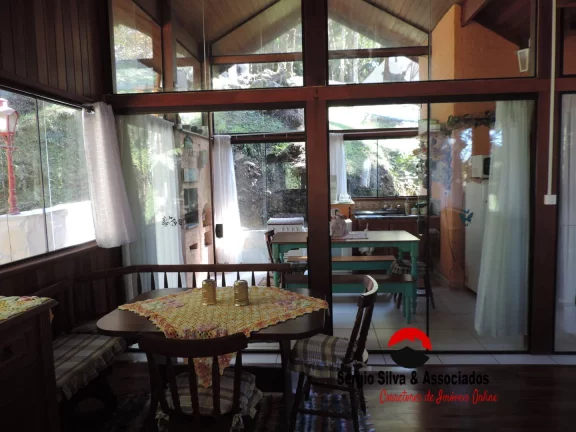 Imagem Casa a Venda na Região da Vila Natal em Campos do Jordão - SP.