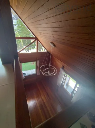 Imagem Imóvel de luxo no Condomínio Bosque de Grevílea em Vinhedo-SP: 3 quartos, 2 suítes, 3 salas, 3 banheiros, 4 vagas, 245m².