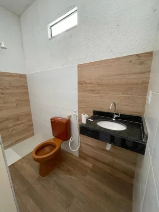 Imagem Casa Duplex à venda com 2 suítes, 4 salas e 6 Wc - Confira!