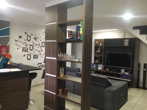 Imagem Sobrado com 3 dormitórios à venda, 180 m² por R$ 830.000,00 - Residencial União - São José dos Campos/SP