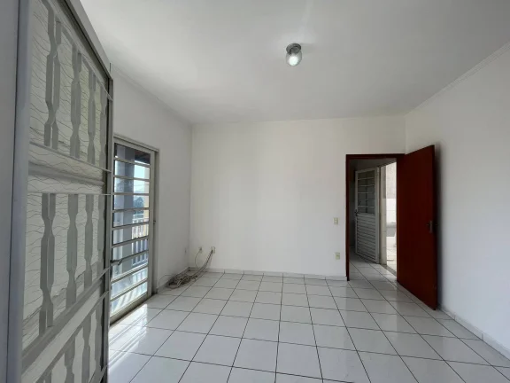 Imagem Linda casa de esquina no Jd. São Miguel