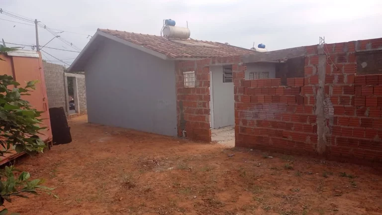 Imagem CASA A VENDA DE ESQUINA BEM LOCALIZADA 02 DORMITÓRIOS EM VALPARAISO SP