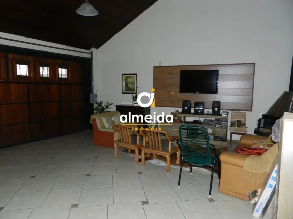 Imagem CASA CENTRO PRÓXIMO UFN 4 DORMITÓRIOS