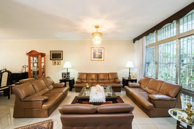 Imagem Casa Sumaré - 269M², 4 Dorms, 1 Suíte, 4 Vagas, Churrasqueira, Copa, Lavabo, Jardim.