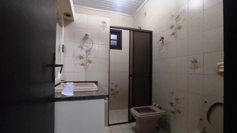 Imagem Casa com 320m2 e terreno com 1.016m2 na Vila Bancária, Campo Largo/PR