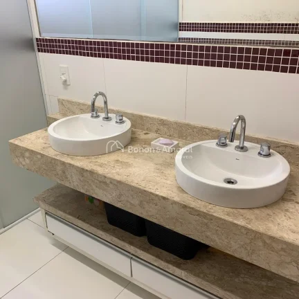 Imagem Sobrado de Luxo com 3 Suítes e Infraestrutura Completa

Este magnífico sobrado oferece o equilíbr...