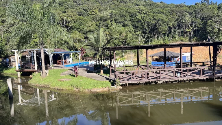 Imagem Chacara a venda em Camboriú com 14.000 m²