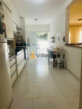 Imagem Descubra o conforto de viver em uma casa espaçosa e bem localizada!
Construída em 2013, esta linda...