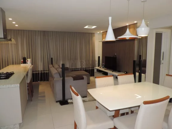 Imagem Apartamento com 3 dormitórios à venda no Centro de Balneário Camboriú/SC