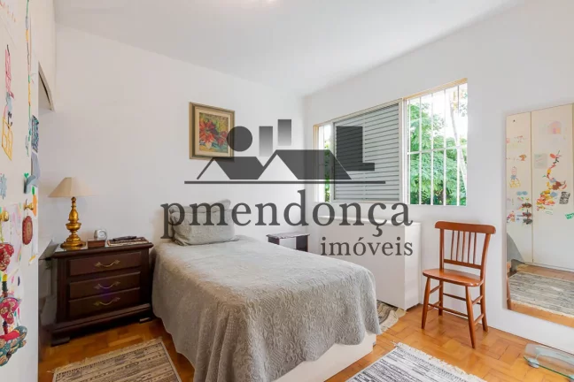 Imagem Apartamento andar baixo na Vila Madalena com 104m², 3 quartos ( 1 suíte) e 1 vaga.