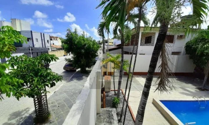 Imagem Casa com 08 quartos, localizada em Fragoso, Olinda - Pernambuco