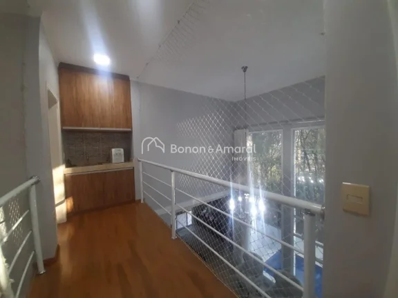 Imagem Lindo sobrado em condomínio tranquilo, com segurança 24 horas e excelente localização! A apenas ...