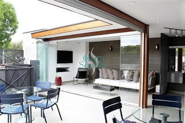 Imagem Luxuosa Casa/Sobrado à Venda em Moema - São Paulo/SP.