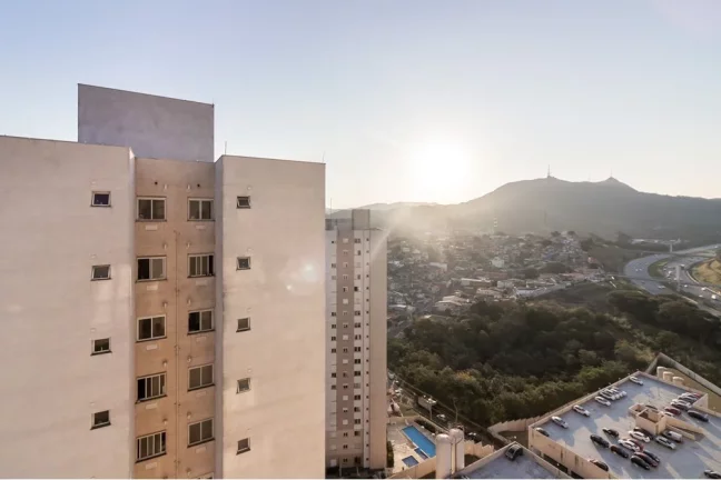 Imagem Apartamento, andar alto, sacada e vaga.