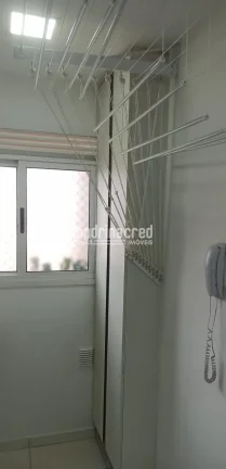 Imagem Apartamento com 2 quartos planejados, ar-condicionado, sanca em LED, armários em todos os ambientes, 1 vaga coberta e quitada, pronto para morar.