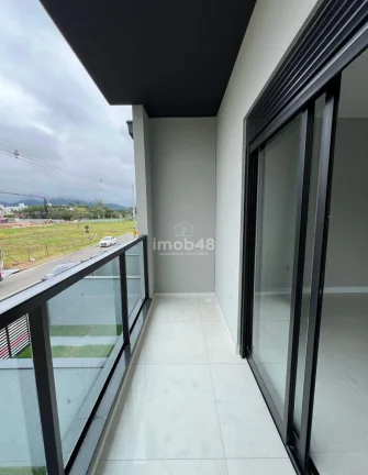 Imagem Sobrado à Venda em Sertão do Maruim - 3 Dormitórios, R$620k