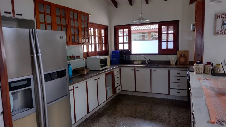 Imagem CASA FRENTE MAR - com 6 dormitórios à suítes - Lagoinha - Ubatuba