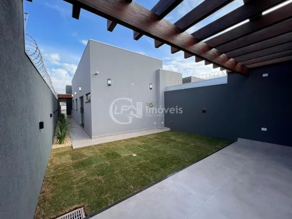 Imagem Imperdível oportunidade: Casa à venda em Campo Grande-MS, no Jardim Tijuca, com 3 quartos, 1 suíte, 3 salas, 1 banheiro, 3 vagas de garagem e 140m².
