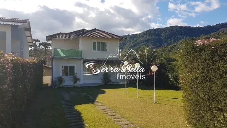 Imagem Casa com 4 dormitórios à venda, 200 m² por R$ 790.000,00 - Albuquerque - Teresópolis/RJ