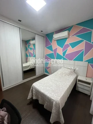 Imagem Casa Térrea de Alto Padrão no Condomínio Pitanguá em Londrina, 3 Suítes, 279m² Construídos, Lazer Completo e Localização Privilegiada Próx. Catuaí