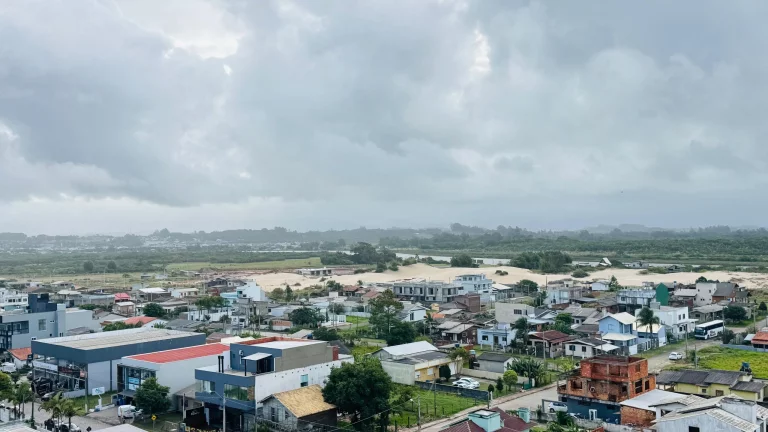 Imagem Apartamento à venda em Passo de Torres, Centro, com 3 quartos