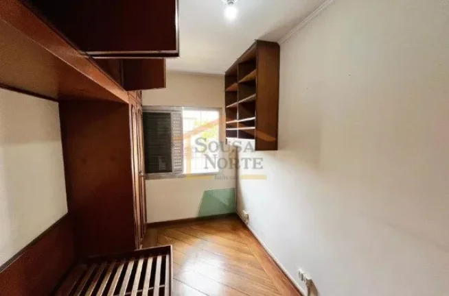Imagem Casa espaçosa com 200 m² de área construída, composta por 4 dormitórios, sendo 2 suítes, e 4 b...
