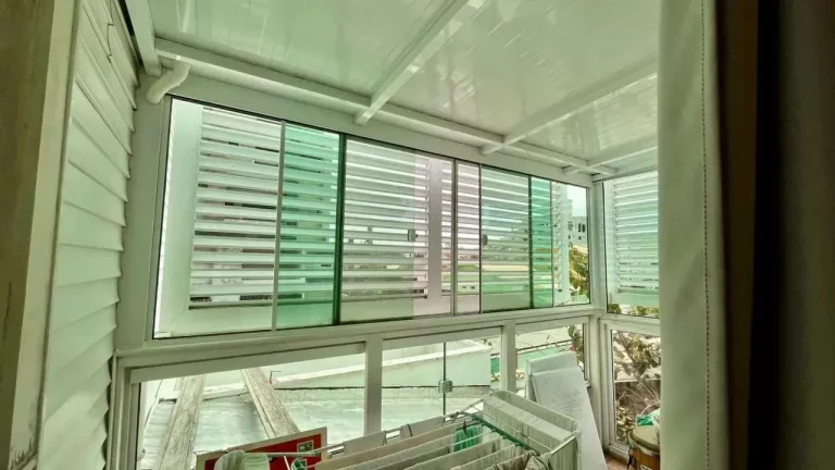 Imagem Casa com 3 dormitórios sendo 2 suítes e 1 vaga, a 150m do mar em Bombinhas/SC