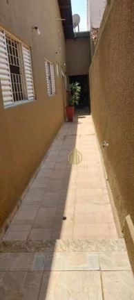 Imagem Casa com piscina em um espaço de 339 m²
