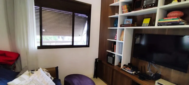 Imagem Apartamento 180 M², 4Q, 3 Suítes, 5 Banheiros, 3 Salas, 3 Vagas, Varanda, Depósito, Academia, Piscina, Quadra, Salão de Festas.