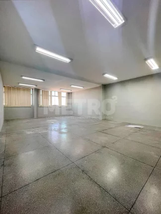 Imagem Prédio comercial com 3 andares para locação na Av. Monsenhor Ângelo Sampaio