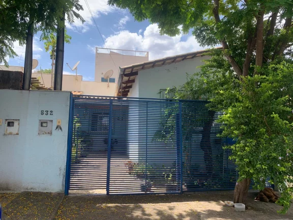 Imagem CASA À VENDA NO BAIRRO SATÉLITE!