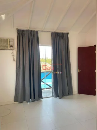 Imagem Casa com 3 Quartos e Espaço privativo de lazer à venda, em Condomínio com piscina, 150 m² por R$ 449.000 - Rasa - Armação dos Búzios/RJ