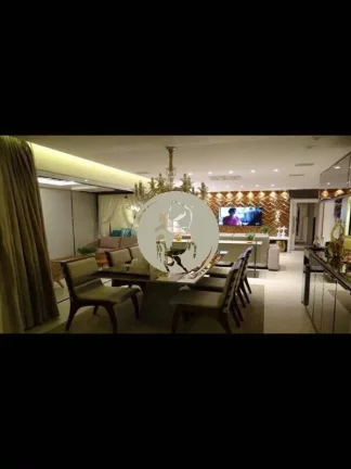 Imagem PORTEIRA FECHADA!!! ALTISSIMO PADRÃO RICAMENTE DECORADO E MOBILIADO, PROXIMO A PRAIA DO EMBARÉ!!!!