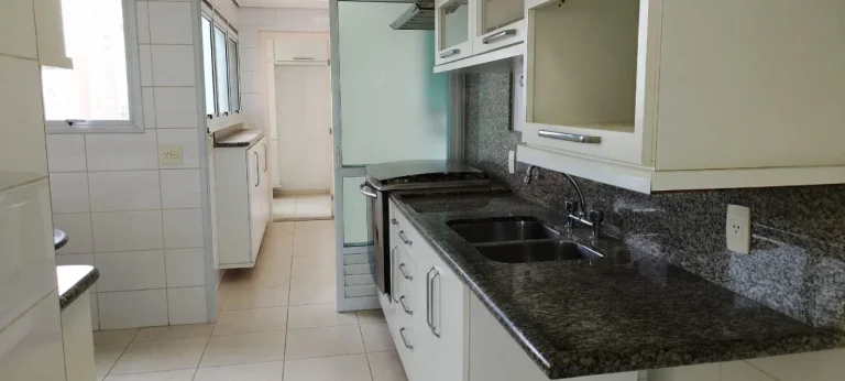 Imagem Apartamento 157 M², 3Q, 3 Suítes, Sala 3 ambientes, 5 Banheiros, 4 Vagas demarcadas, Depósito, Varanda Gourmet, Sauna, Piscina Adulto e infantil.