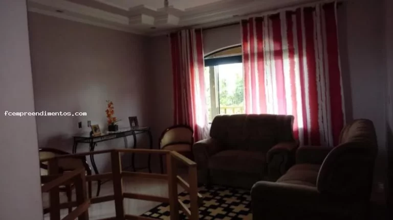 Imagem Sobrado para Venda em Limeira, Jardim Santa Eulália, 4 dormitórios, 2 banheiros, 3 vagas