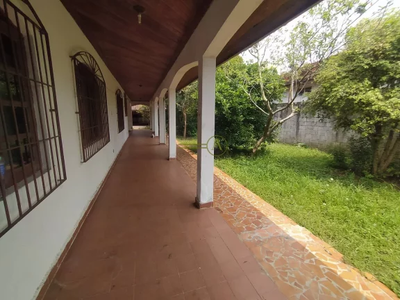 Imagem Casa térrea em 2 lotes bem localizada, à venda em Peruíbe