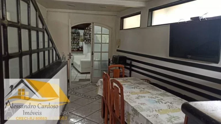 Imagem Vendo casa de alto padrão com piscina e sauna no Centro de Friburgo