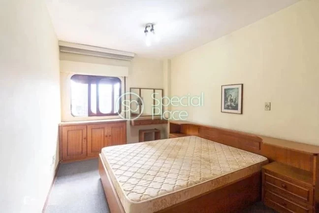 Imagem Apartamento com 122 m², localizado no coração da Vila Olímpia. Andar alto, amplo living com vara...
