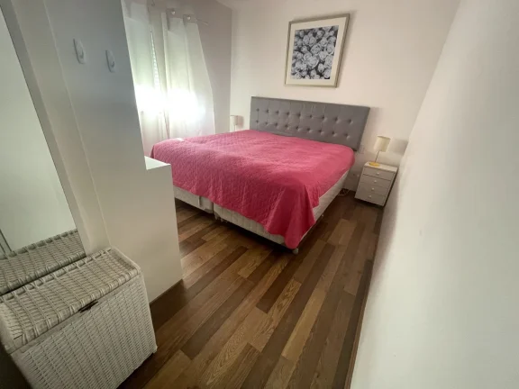 Imagem Apartamento 150 M², 4Q, 3 Suítes, 4 Banheiros, 2 Vagas, 500M do metrô, Piscina aquecida, Piscina, Sauna, Quadra de tênis, Academia, Churrasqueira.