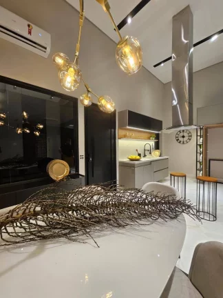 Imagem Casa mobiliada e decorada em residencial planejado