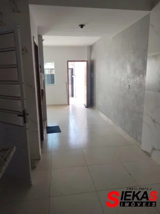 Imagem Imperdível oportunidade: Casa à venda em São Paulo-SP, Jardim Maringá! 2 quartos, 2 suítes, 1 sala, 3 banheiros, 2 vagas, 70m².