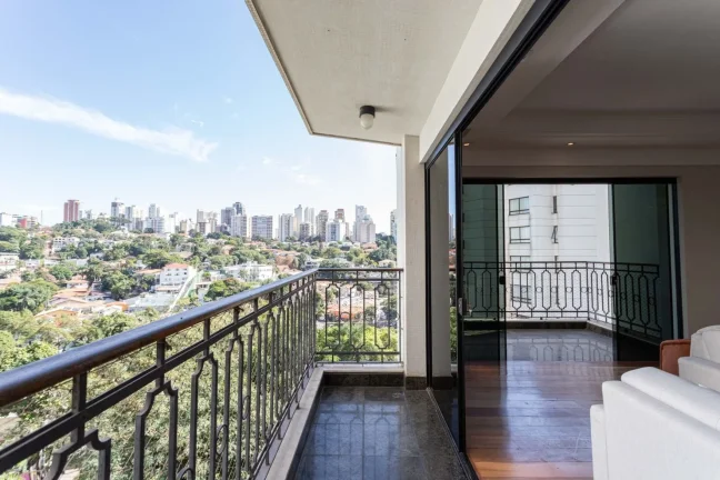Imagem Apartamento Reformado 269M², 3Q, 3 Suítes, 2 Salas, 3 Banheiros, 4 Vagas, Varanda, Closet, Academia, Piscina, Salão de Festas, Brinquedoteca.