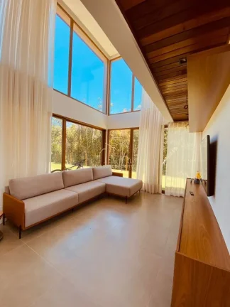 Imagem Luxuosa casa em condomínio à venda em Praia do Forte - Mata de São João-BA: 5 quartos, 5 suítes, 3 salas, 3 banheiros, 3 vagas, 400m².